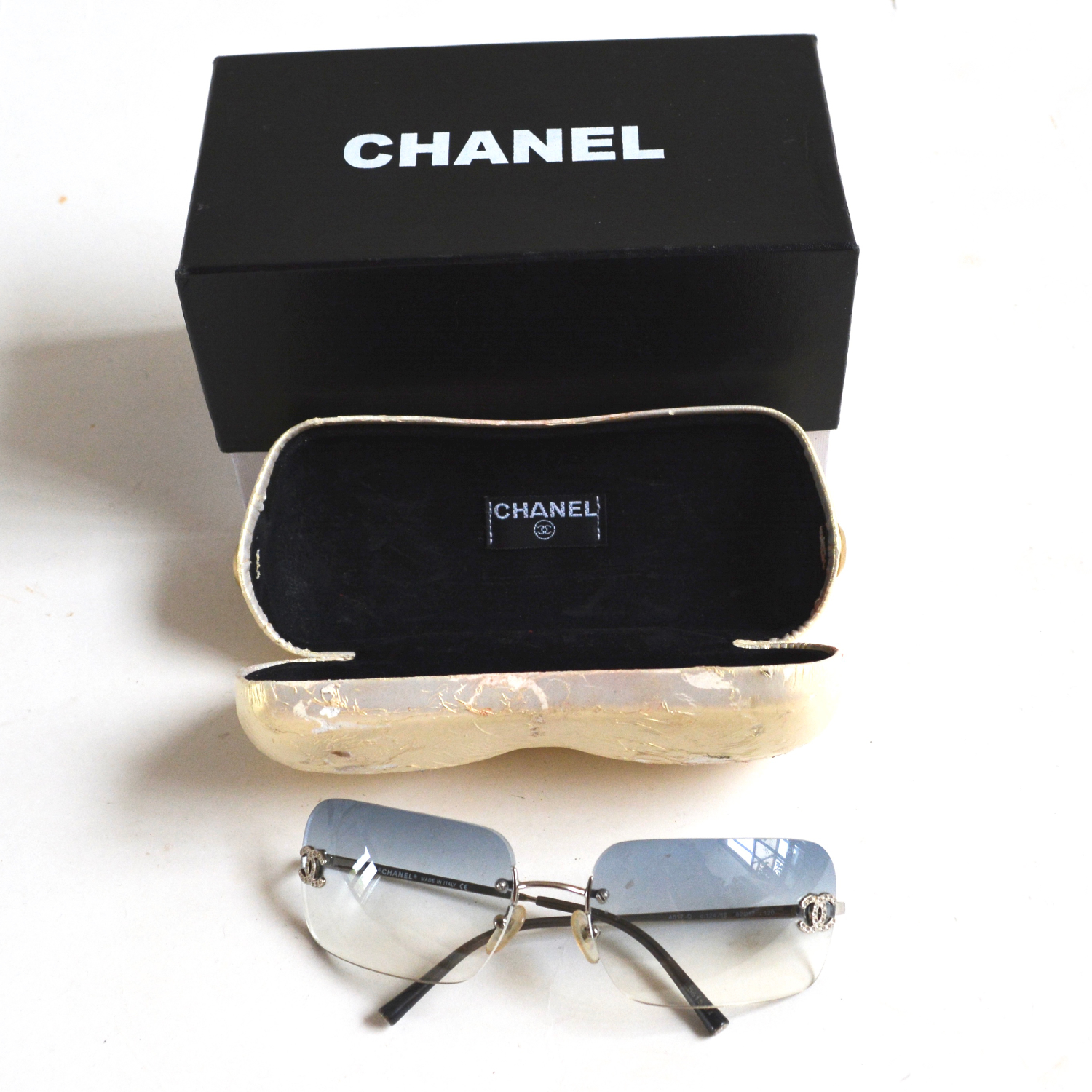 Chanel Diamante Rimless Ombre Sunglasses in Baby Blue – Nitryl