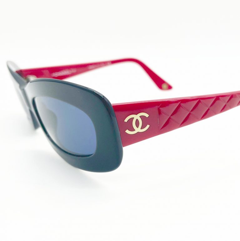 Chanel Chunky Sunglasses in Red and Black - Image 2