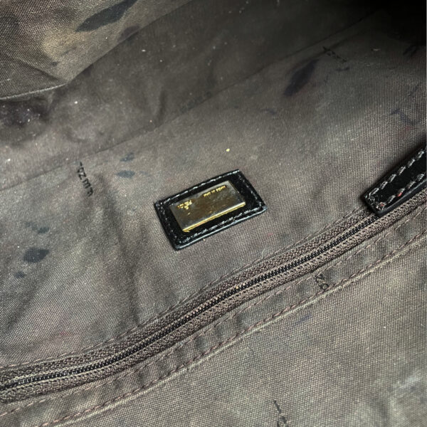 Fendi Patent Leather Shoulder Baguette Bag in Black / Gold - Image 5