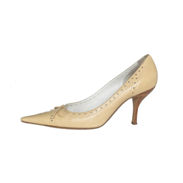 Chanel Logo Bow Heels in Beige UK 6 - Image 2