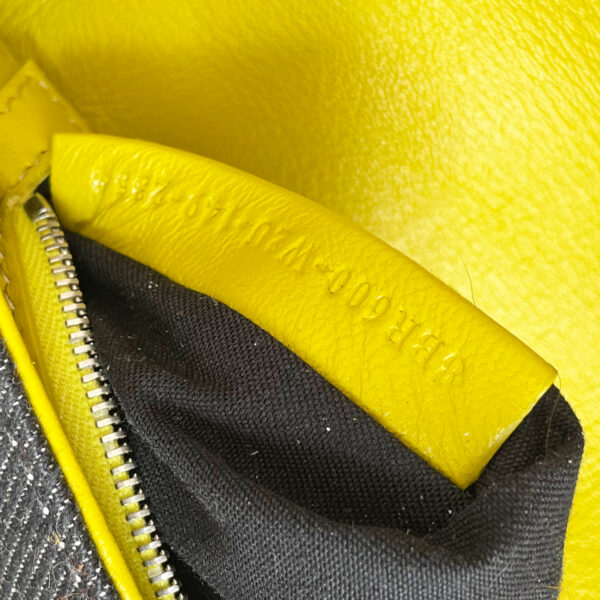 Fendi Denim Fox Fur Trim Shoulder Baguette Bag in Blue / Yellow - Image 8