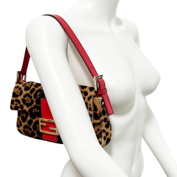 Fendi Leopard Print Calfskin Shoulder Baguette Bag in Brown / Red / Gold - Image 9