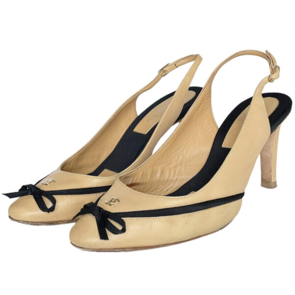 Vintage Chanel Bow Logo Slingback Heels in Beige / Black UK 3.5 | NITRYL