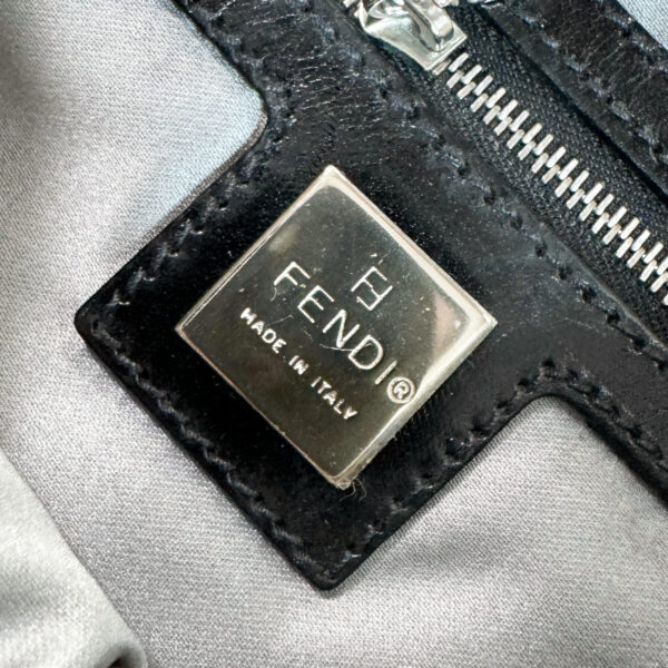 Fendi Knitted Wool Shoulder Baguette Bag in Cream / Black / Silver - Image 6