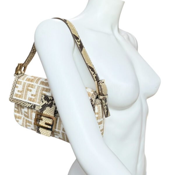 Fendi Monogram Rafia Exotic Shoulder Baguette Bag in Beige / Cream / Gold - Image 9