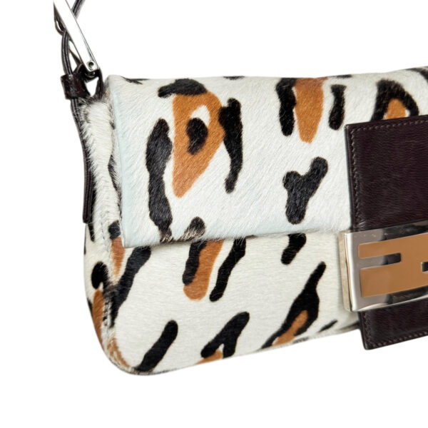 Fendi Snow Leopard Print Calfskin Shoulder Baguette Bag in White / Brown / Black - Image 7