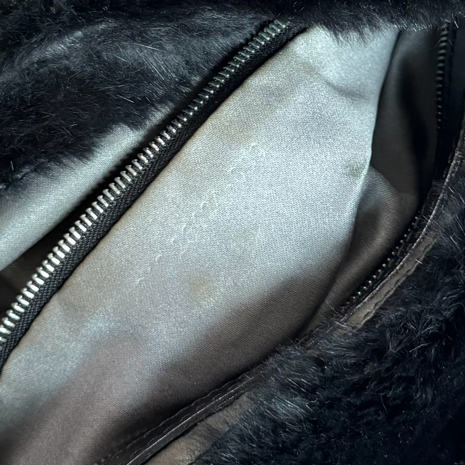 Fendi Fur Shoulder Baguette Bag in Black - Image 8